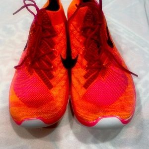 Nike Knit Air tennis shoes size 8